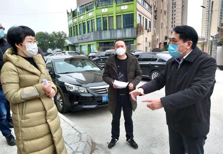 康月林暗访居民小区疫情排查防控工作(图4) 康月林暗访居民小区疫情排查防控工作(图4)